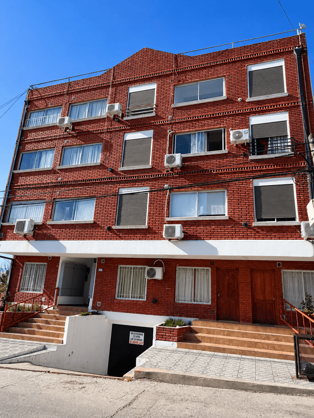 DEPARTAMENTO A DOS CUADRAS DEL CENTRO DE 1 DORMITORIO Y COCHERA